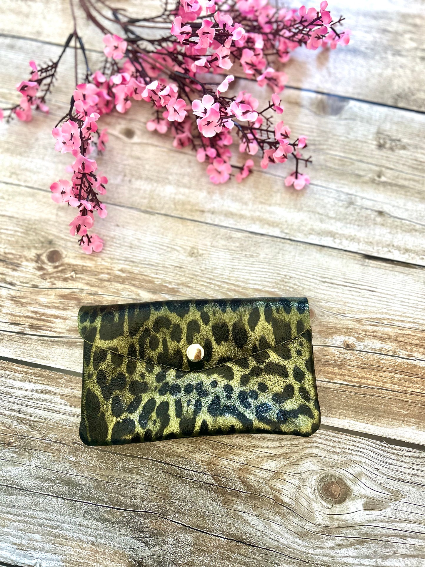 Porte-monnaie June Léopard Kaki (100% cuir)